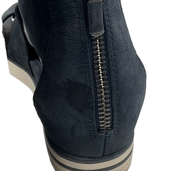 Eileen Fisher Sport Blue Open Toe Crisscross Strap Sandals Size 7 1/2 Women’s - Picture 11 of 11